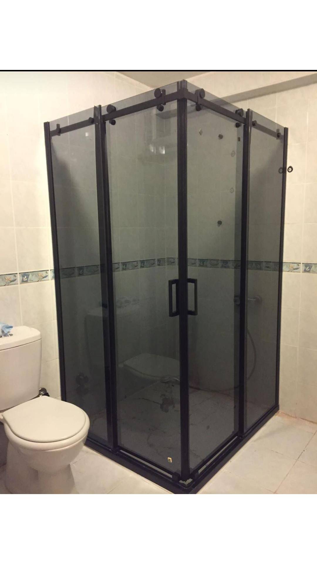 siyah-fume-cam-siyah-kasa-askili-kabin